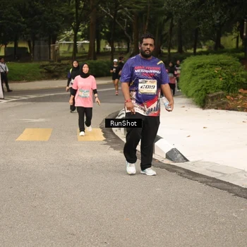 Runner Photo 4265768