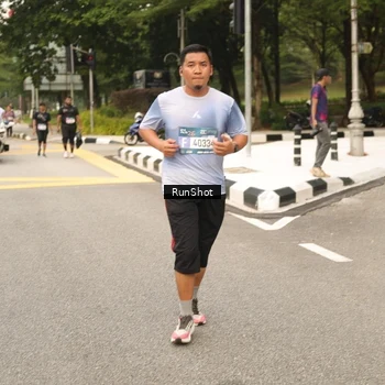 Runner Photo 4265784