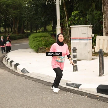 Runner Photo 4265791