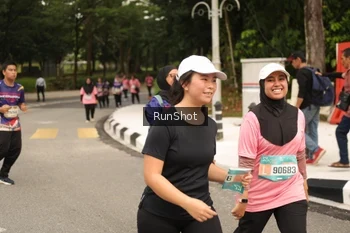 Runner Photo 4265843