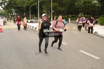 Runner Photo 4265885