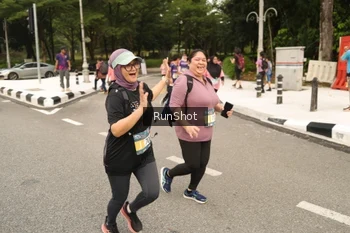 Runner Photo 4265894