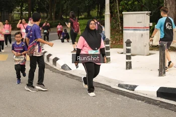 Runner Photo 4265905