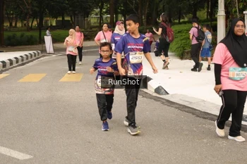 Runner Photo 4265908