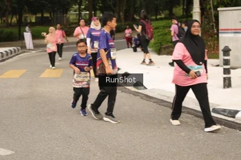 Runner Photo 4265911