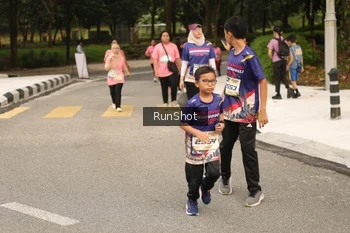 Runner Photo 4265916