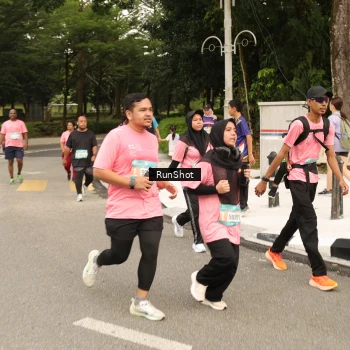 Runner Photo 4265971