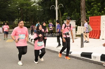 Runner Photo 4265972