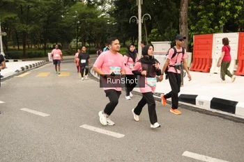 Runner Photo 4265976