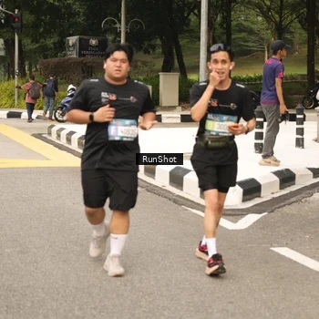 Runner Photo 4265993