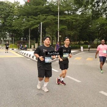 Runner Photo 4266007