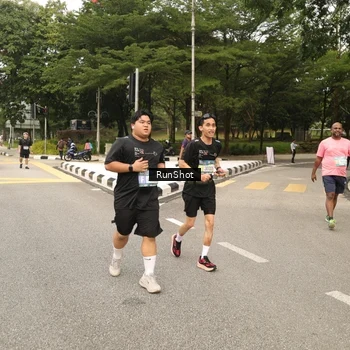 Runner Photo 4266008