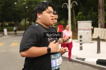 Runner Photo 4266019
