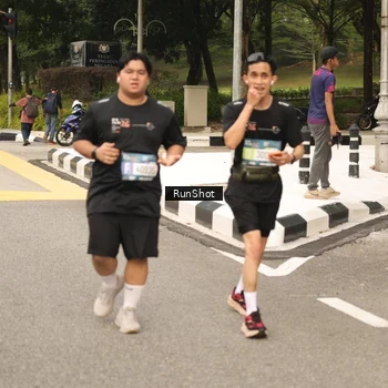 Runner Photo 4266045