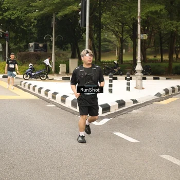 Runner Photo 4266065