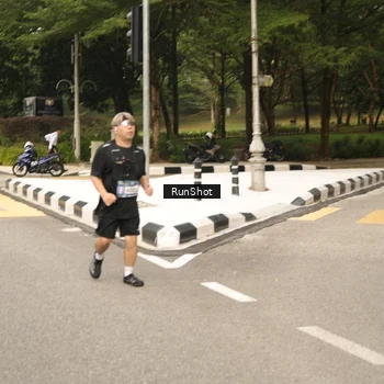 Runner Photo 4266066