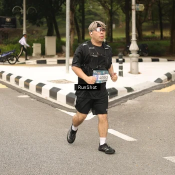 Runner Photo 4266067