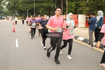 Runner Photo 4266102