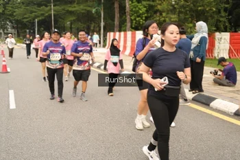 Runner Photo 4266105