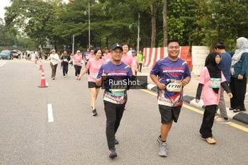 Runner Photo 4266114