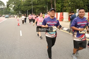 Runner Photo 4266115