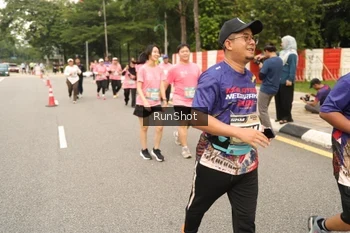Runner Photo 4266116