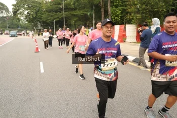 Runner Photo 4266121