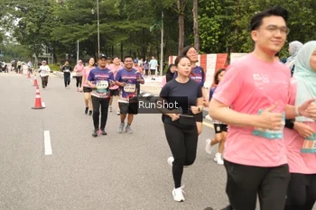 Runner Photo 4266122