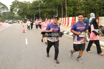 Runner Photo 4266124