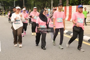 Runner Photo 4266133