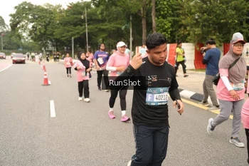 Runner Photo 4266148