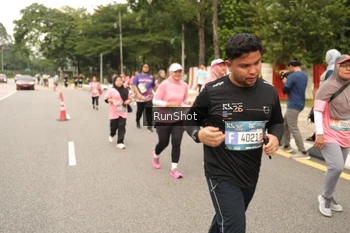 Runner Photo 4266149