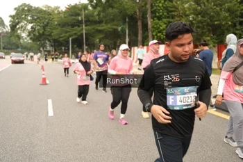 Runner Photo 4266150