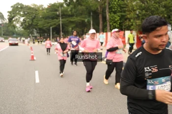 Runner Photo 4266152