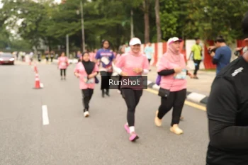 Runner Photo 4266156