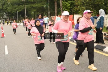 Runner Photo 4266157