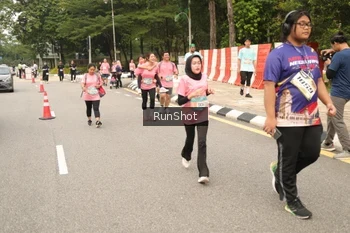 Runner Photo 4266172