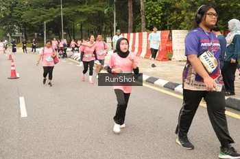 Runner Photo 4266174