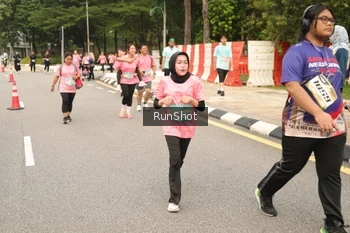 Runner Photo 4266175