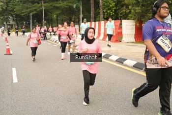 Runner Photo 4266179