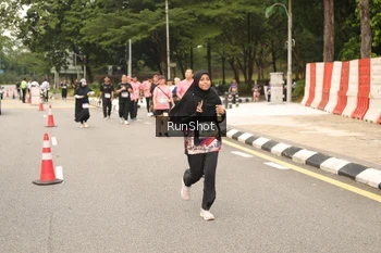 Runner Photo 4266212