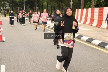 Runner Photo 4266215