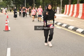 Runner Photo 4266216