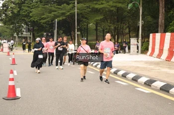Runner Photo 4266226