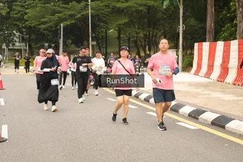 Runner Photo 4266235