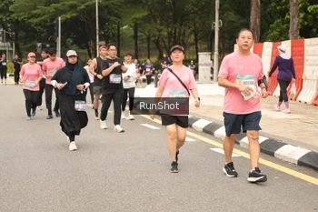 Runner Photo 4266246