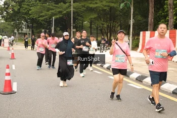 Runner Photo 4266247