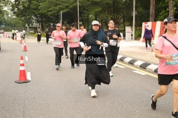 Runner Photo 4266258