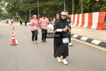Runner Photo 4266270