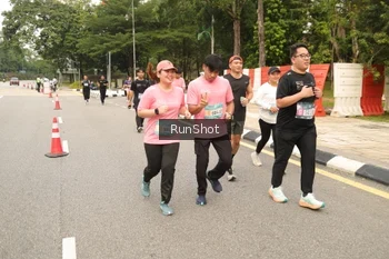 Runner Photo 4266295